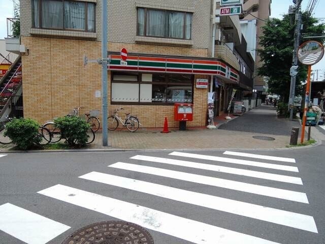 コンビニ　セブンイレブン北区王子本町1丁目店（コンビニ）まで850m