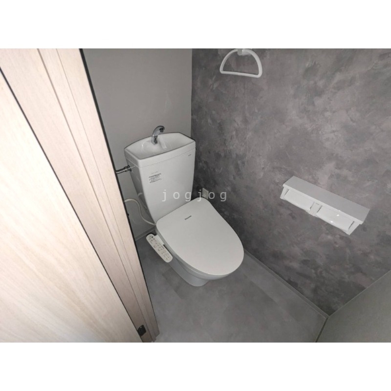 トイレ　窮屈感がなくリラックスのできるトイレです。