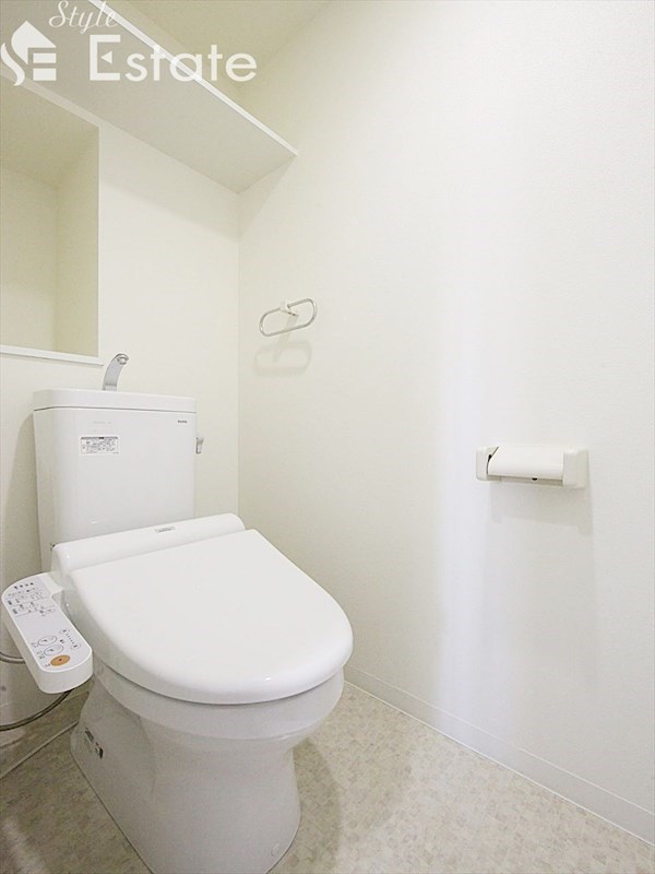 地下鉄鶴舞線 鶴舞駅 徒歩10分 8階建 築14年のトイレ写真