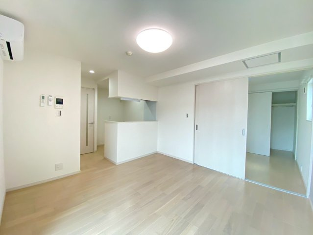 ＪＲ東海道本線 高槻駅 徒歩3分 4階建 築2年の居間写真
