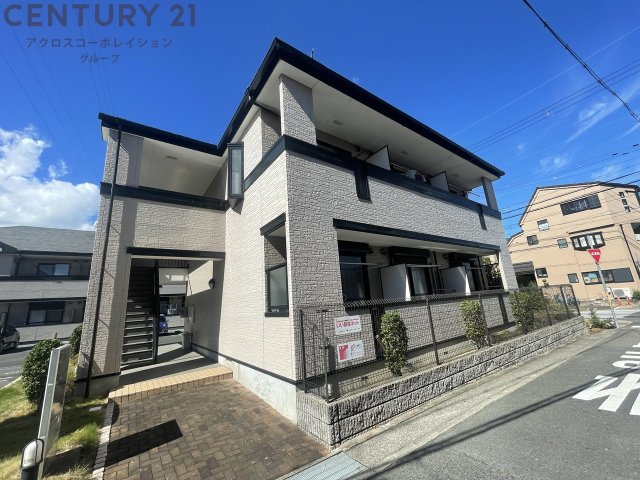 建物外観　敷地内駐車場あります♪