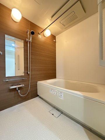 バス・シャワールーム　浴室乾燥機付き
