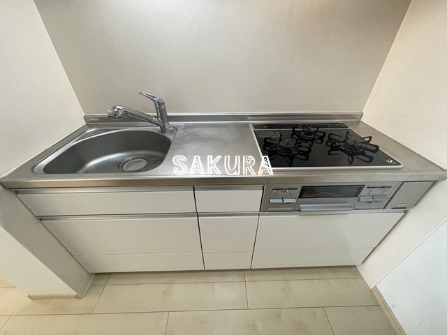 キッチン　広々使える快適な調理スペースです♪