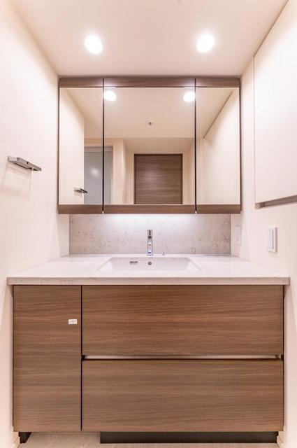 洗面設備　※写真は同タイプ住戸です。