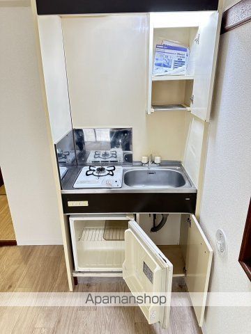 ＪＲ埼京線 渋谷駅 徒歩7分 4階建 築37年のキッチン写真