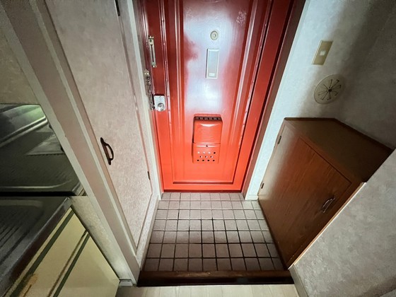 玄関　※別号室の写真です