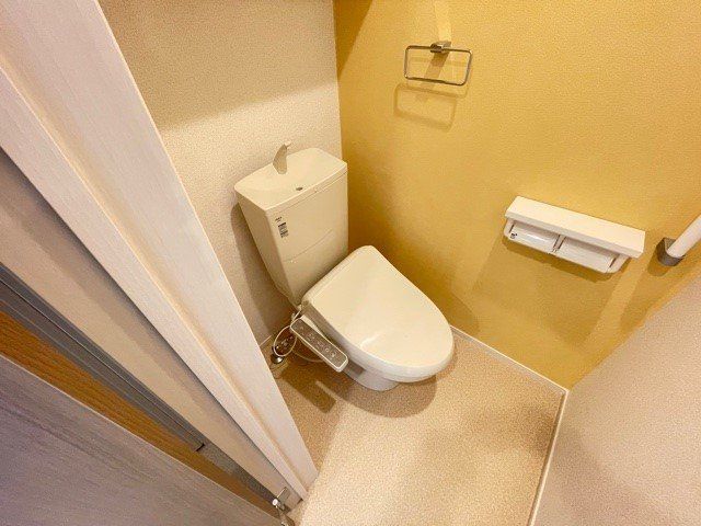 ＪＲ仙山線 陸前落合駅 徒歩18分 2階建 築6年のトイレ写真