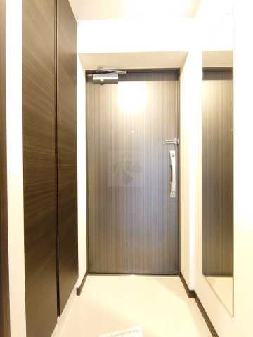 GENOVIA三軒茶屋 green veilの玄関写真