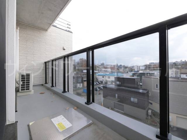 バルコニー　詳細は、ウィンドワード中の島店までご相談下さい。