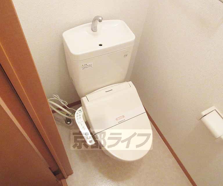 トイレ　ウォシュレットついています
