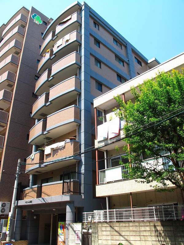 建物外観　真ん中の建物です！
