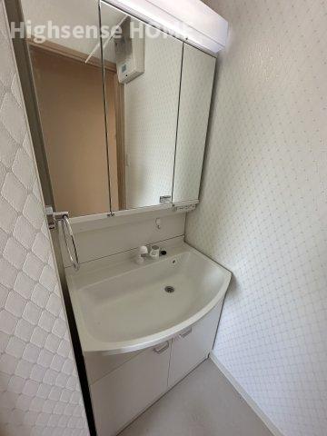 洗面設備　コンパクトで使いやすい洗面所