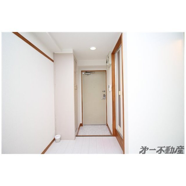 ニストン南町の玄関写真