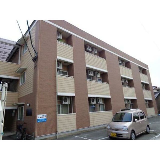 駐車場　建物外観