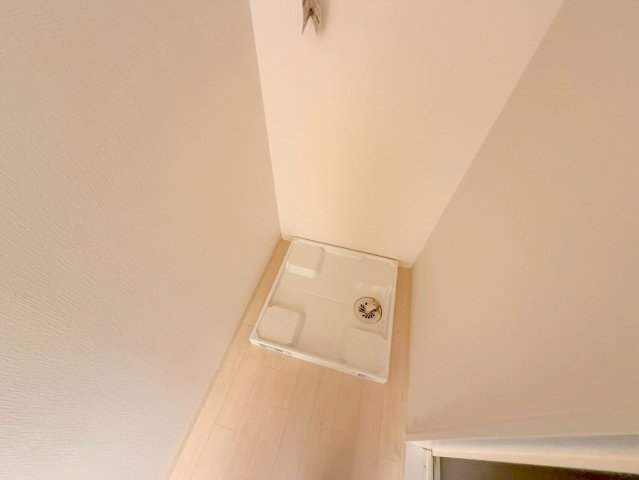 その他設備　嬉しい室内洗濯機置場。これで洗濯機も長持ちしますね。