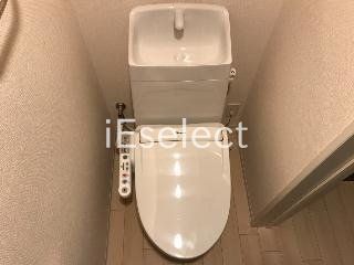 トイレ　温水洗浄便座付きのトイレです