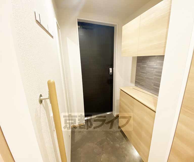 シャーメゾン京都旧二条の玄関写真