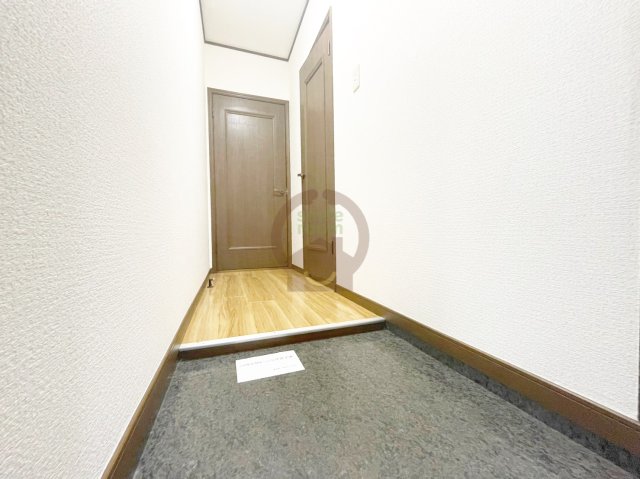 ドゥーパス成育の玄関写真