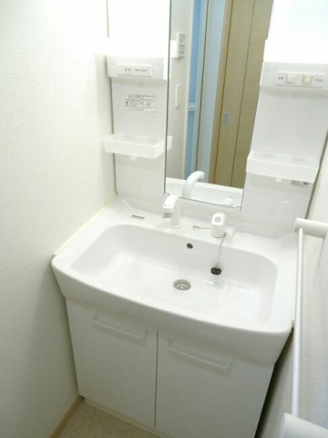 洗面設備　忙しい朝には欠かせない洗面所です