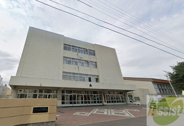 中学校　札幌市立日章中学校（中学校）まで697m