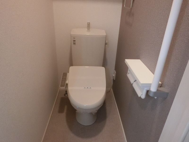 ＪＲ山陽本線 西明石駅 徒歩7分 3階建 築6年のトイレ写真