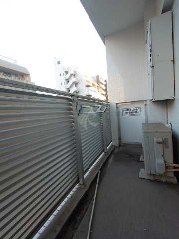 バルコニー　ＺＯＯＭ新大久保