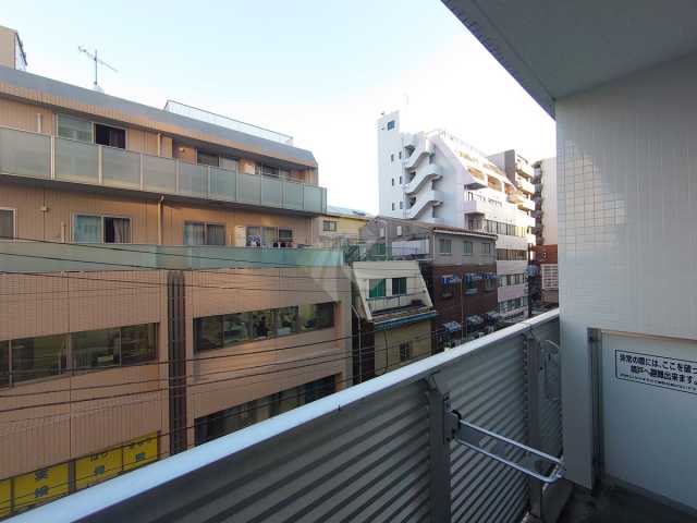 眺望　ＺＯＯＭ新大久保