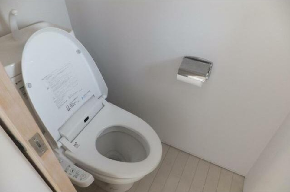 ミッドタウン出水 A号室のトイレ写真