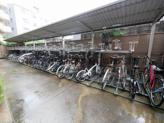 地下鉄御堂筋線 中津駅 徒歩9分 10階建 築27年の外観写真