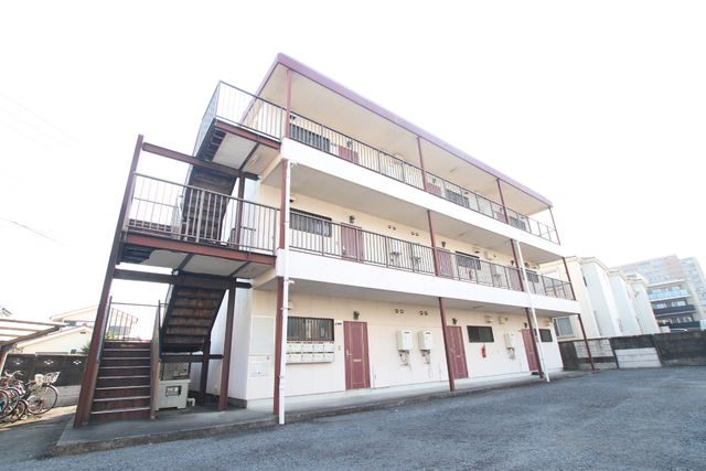 建物外観　★スーパーまで５５０ｍ買物便利★