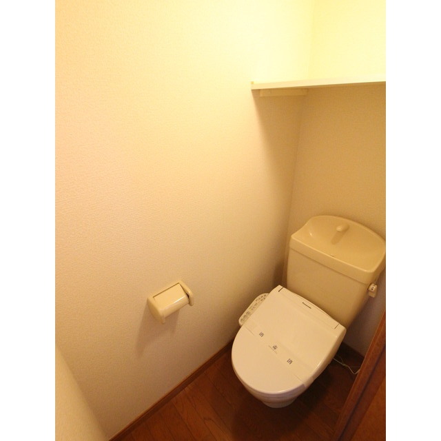 トイレ　別の部屋の写真になります
