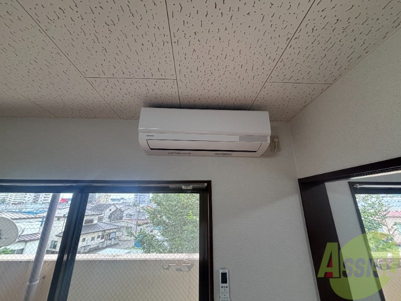 その他設備　リビングにエアコンが付いているため部屋の温度の調節が可能です