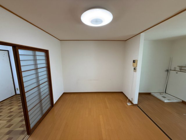花園段ノ岡町貸家の居間写真