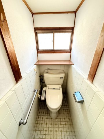 花園段ノ岡町貸家のトイレ写真