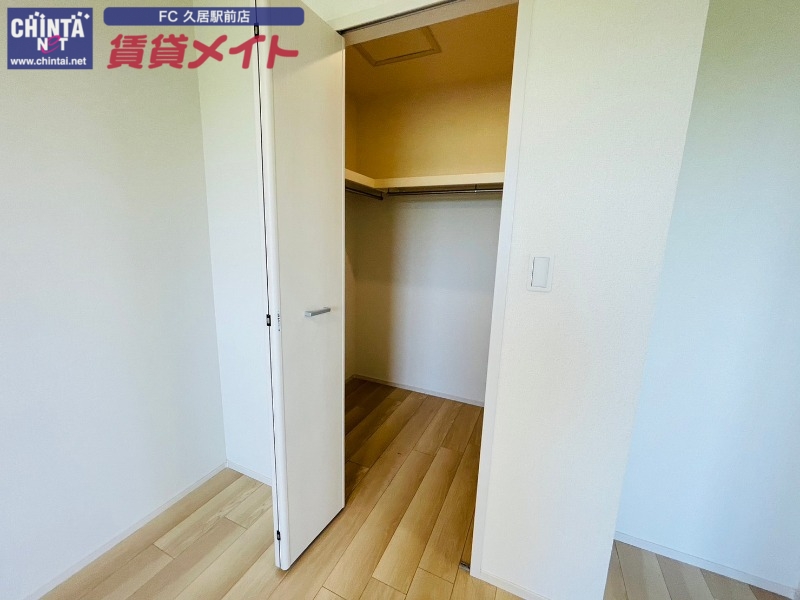 収納　同型反転タイプ