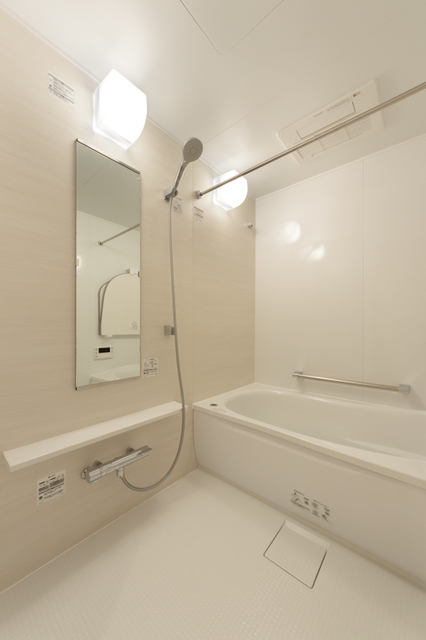 バス・シャワールーム　※写真は同タイプ住戸です。