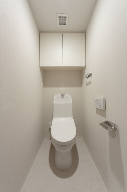 トイレ　※写真は同タイプ住戸です。