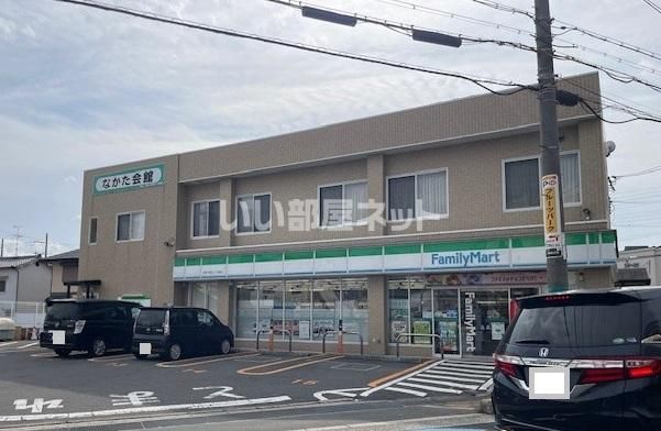 コンビニ　ファミリーマート 摂津千里丘二丁目店（コンビニ）まで394m