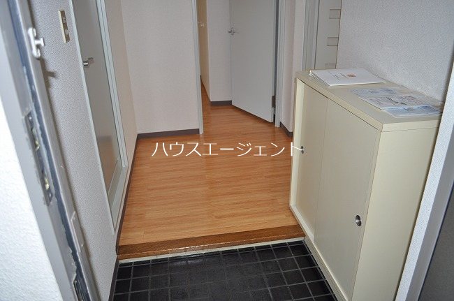 玄関　玄関です。※参考画像