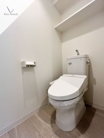 トイレ　※写真は同じマンションの違う部屋のものになります。