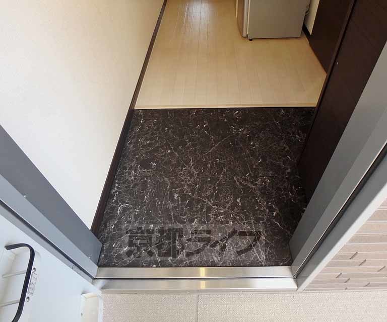 レオネクスト旭の玄関写真