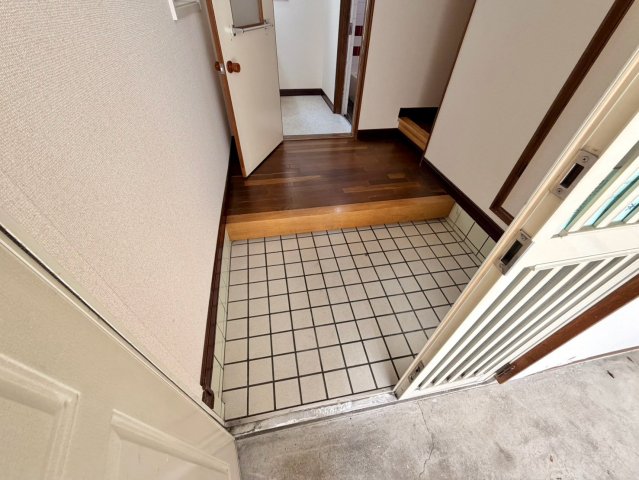 河合3丁目戸建ての玄関写真