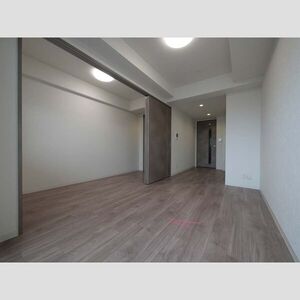 居室・リビング　仕切りを開けて広いお部屋としても使えます♪