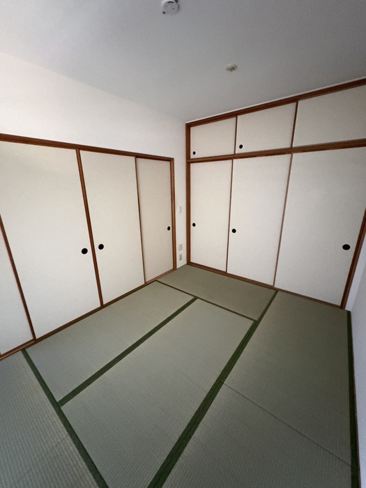 OPH千里佐竹台II6号棟の居間写真