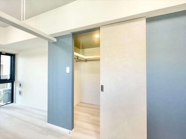 収納　同一建物内１００５号室内装写真転載