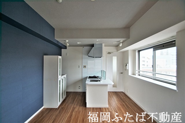 サンロージュ薬院駅前の居間写真