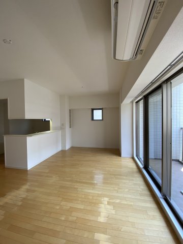 居室・リビング　＊同間取り別部屋参照