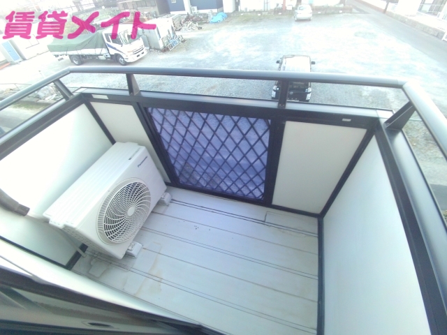 バルコニー　同建物の別部屋写真です