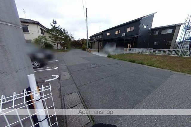 その他　前面道路（その他）まで0m