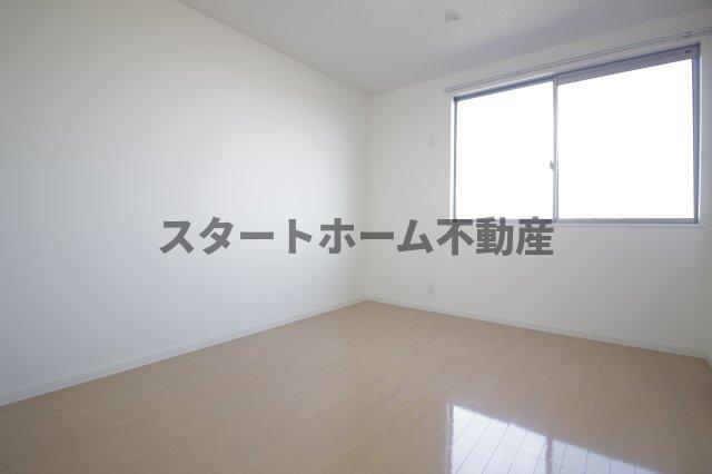 その他部屋・スペース　使い勝手のいい寝室です